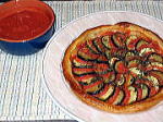 夏野菜のパイ　トマトソース